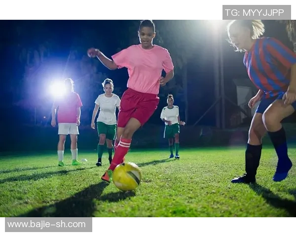 足球明星肖像解析：从球场英雄到全球偶像的成长历程